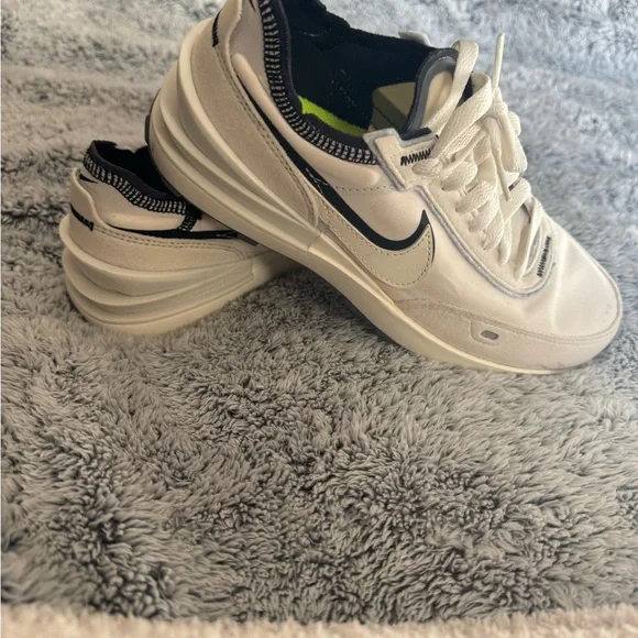 Nike Black and Cream Athletic‎ Shoes Nike Air Jordan 1 Mid sneakers in white, cream and black | ASOS main image 3